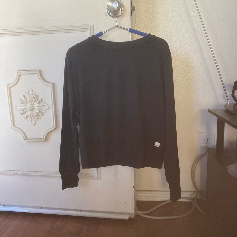 3 Vuori Long Sleeve Pullover Halo Crewneck Long Sleeve Work Out Tops